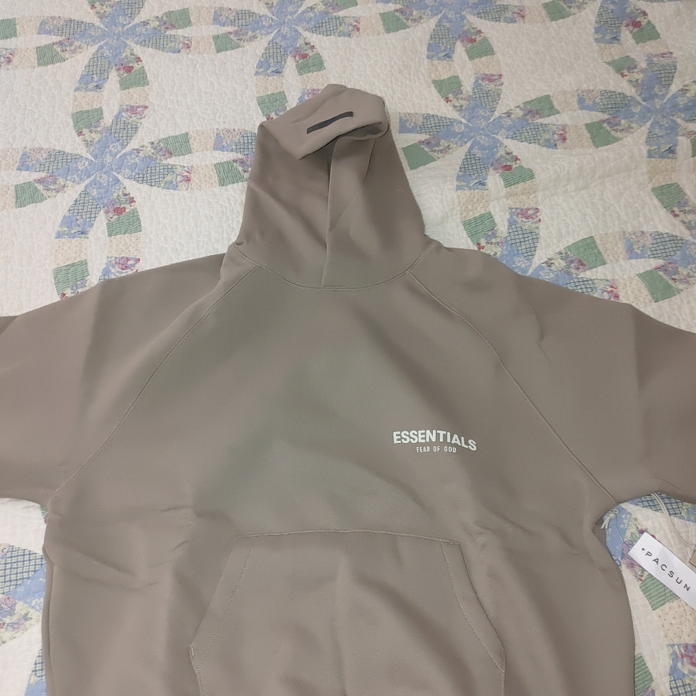 MENS FEAR OF GOD ESSENTIAL HOODIE